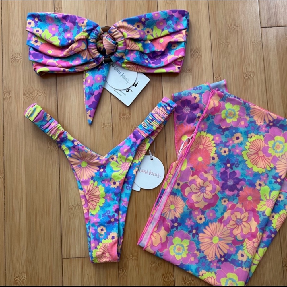 NWT Kulani Kini bikini set with matching sherong skirt